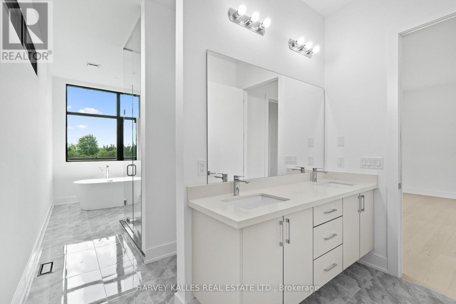 2 SUGARBUSH COURT