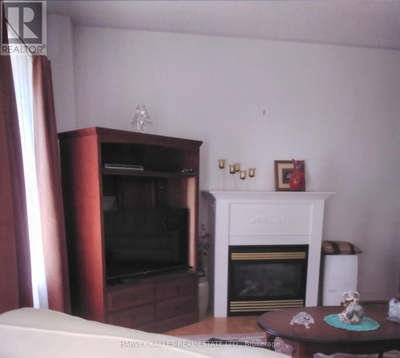 5561 KATY GATE