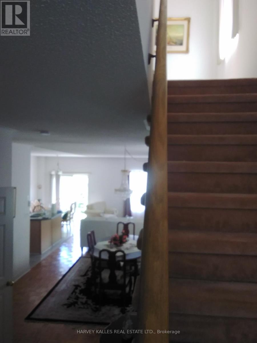 5561 KATY GATE