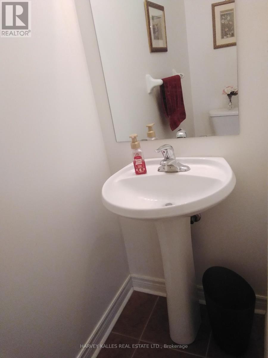 5561 KATY GATE