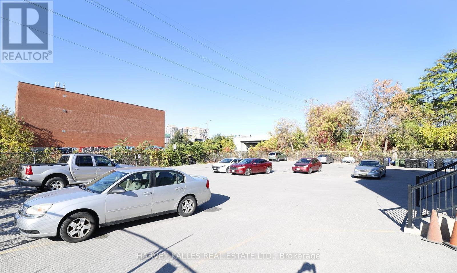 102 - 500 GILBERT AVENUE