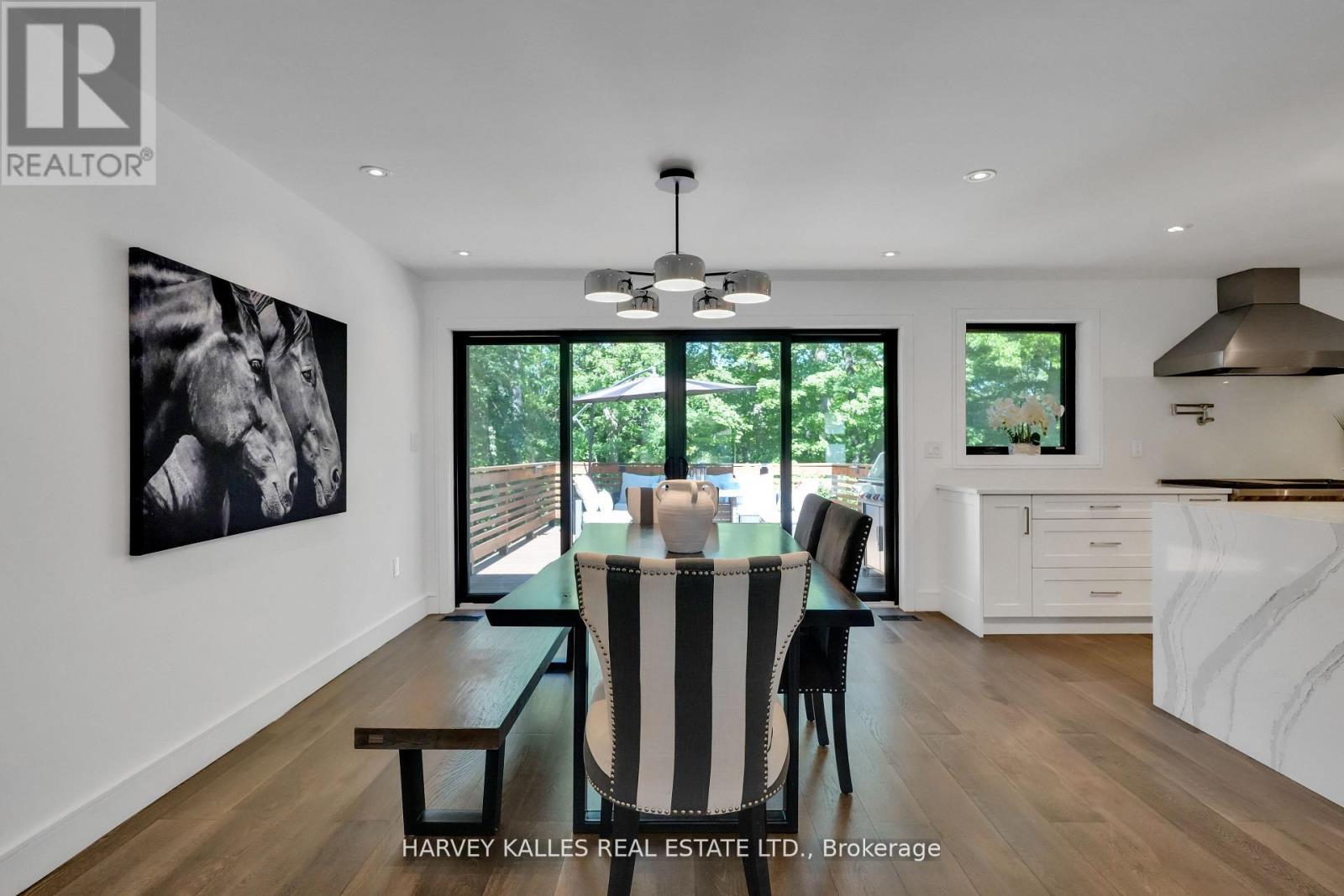 8 CIRCLE RIDGE