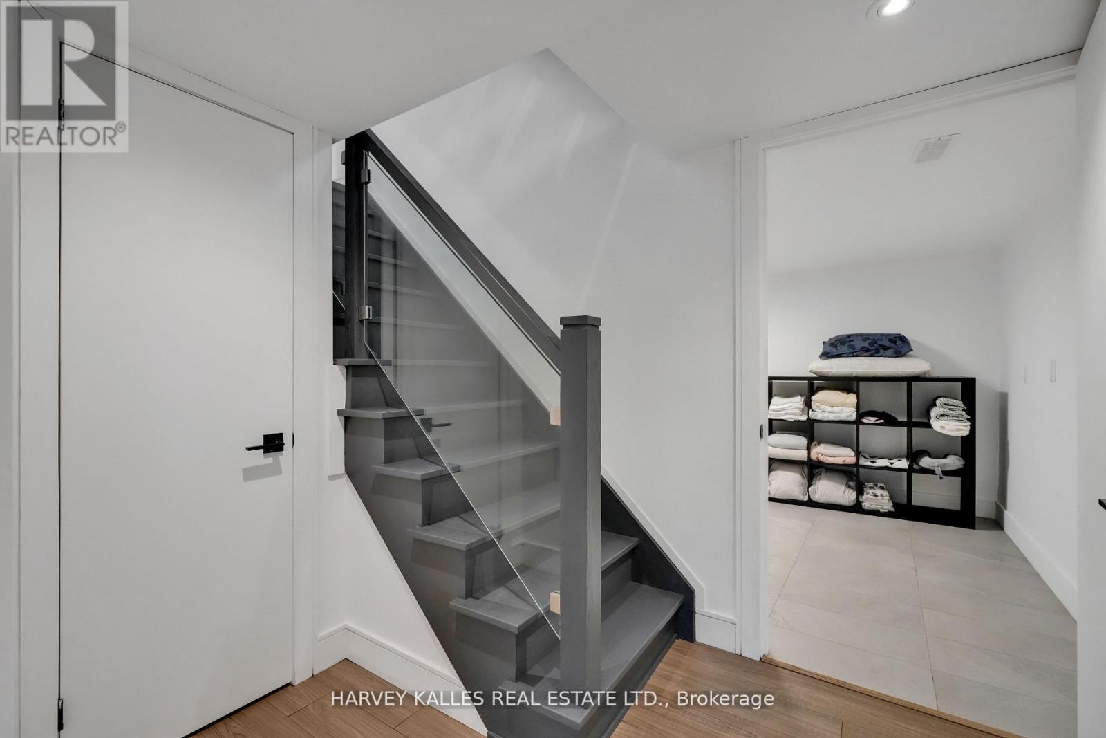 8 CIRCLE RIDGE