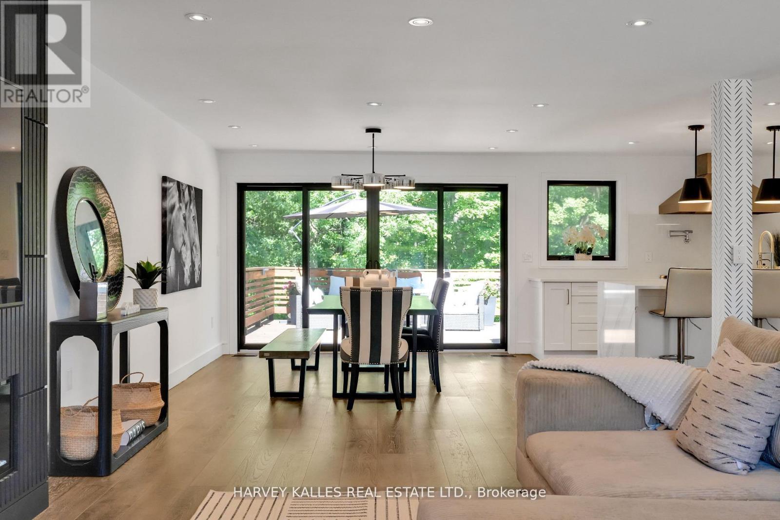 8 CIRCLE RIDGE