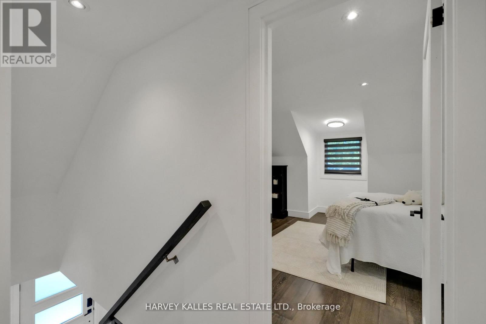 8 CIRCLE RIDGE