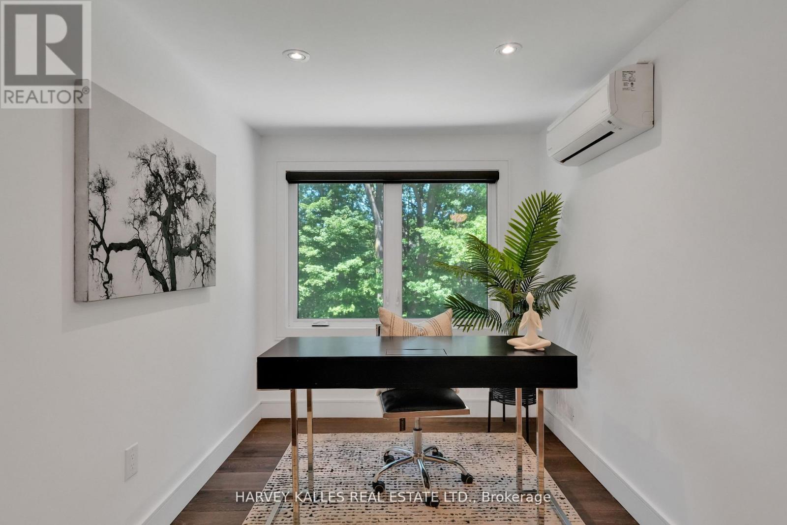 8 CIRCLE RIDGE