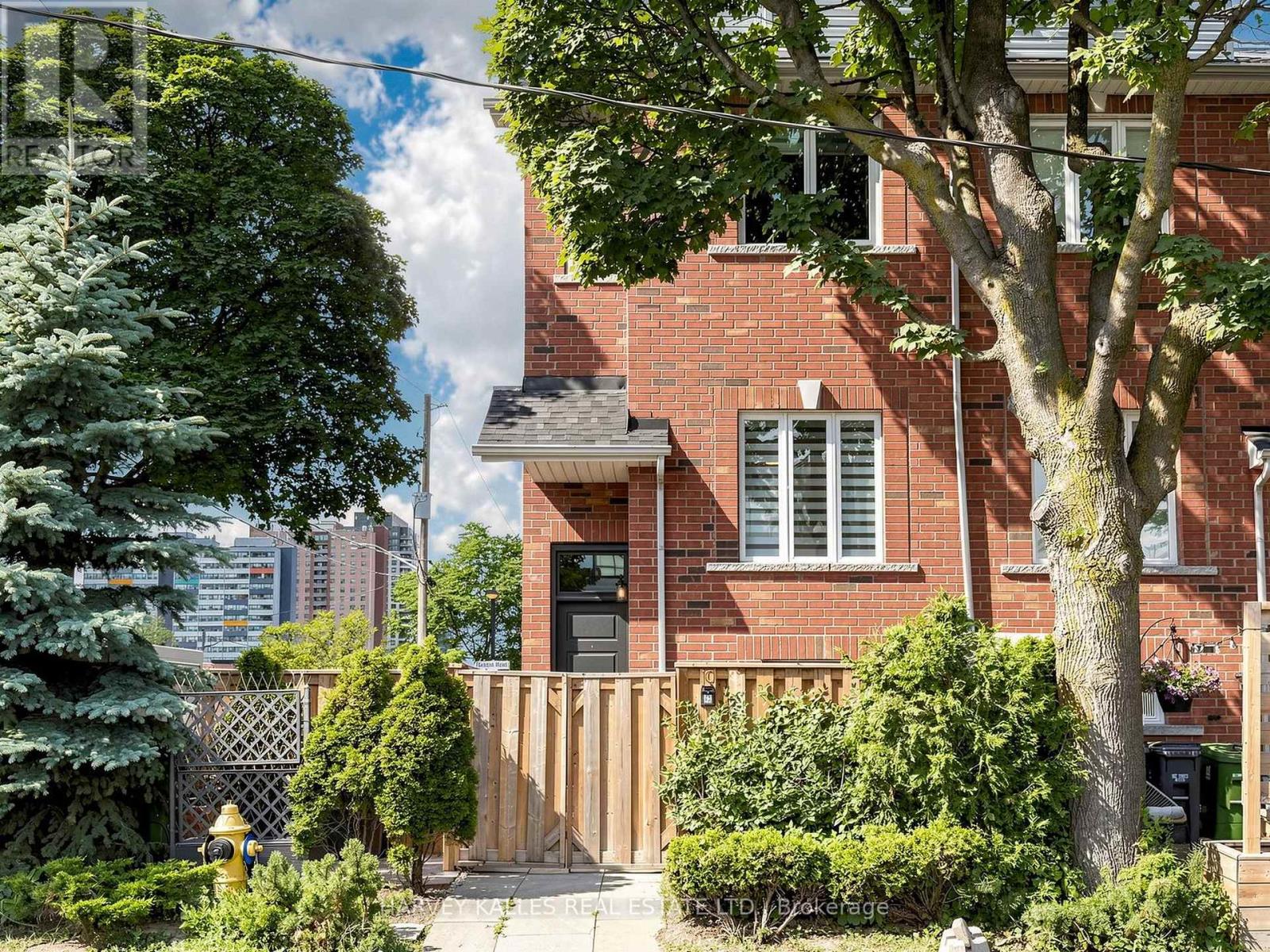 10 LIGHTBOURN AVENUE
