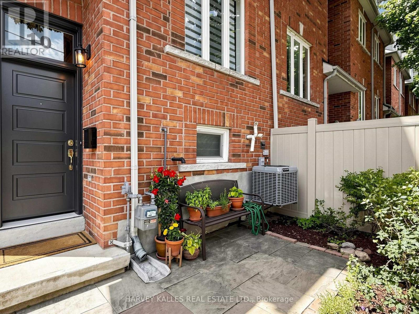 10 LIGHTBOURN AVENUE