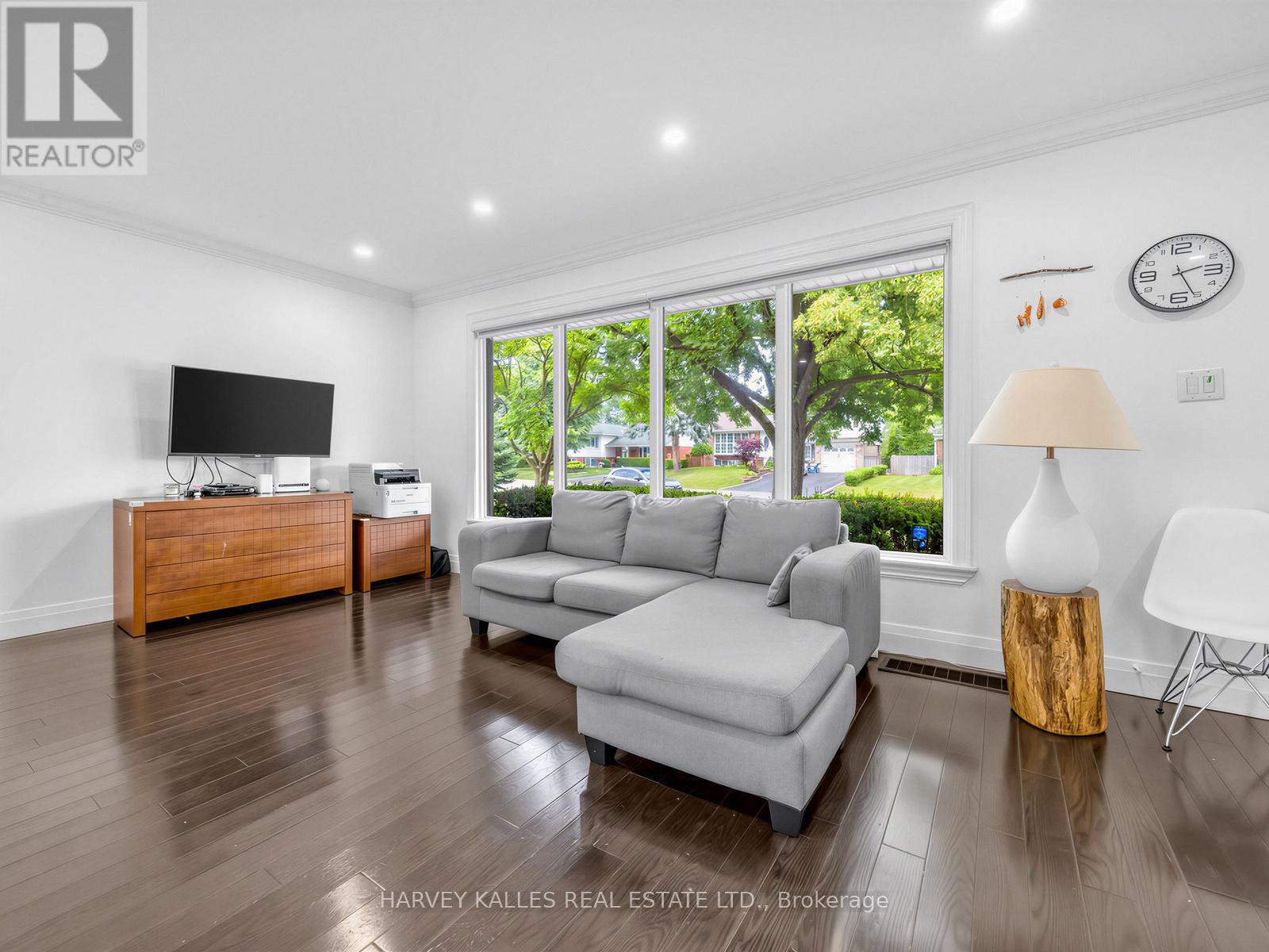 1228 PALLATINE DRIVE