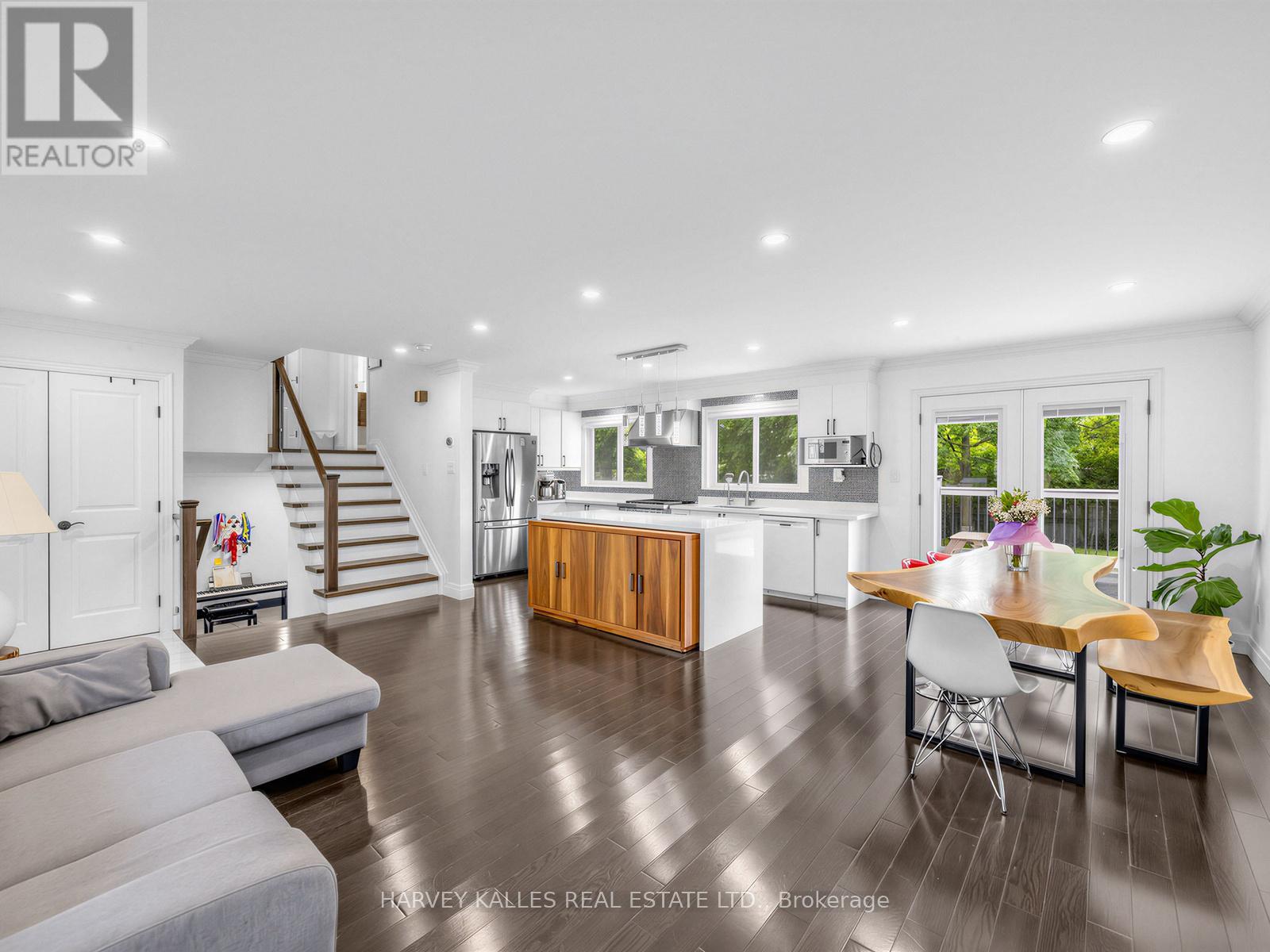 1228 PALLATINE DRIVE