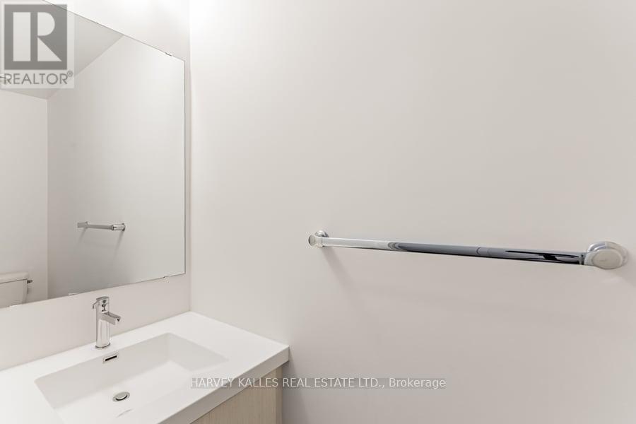 4 - 60 GEORGE BUTCHART DRIVE