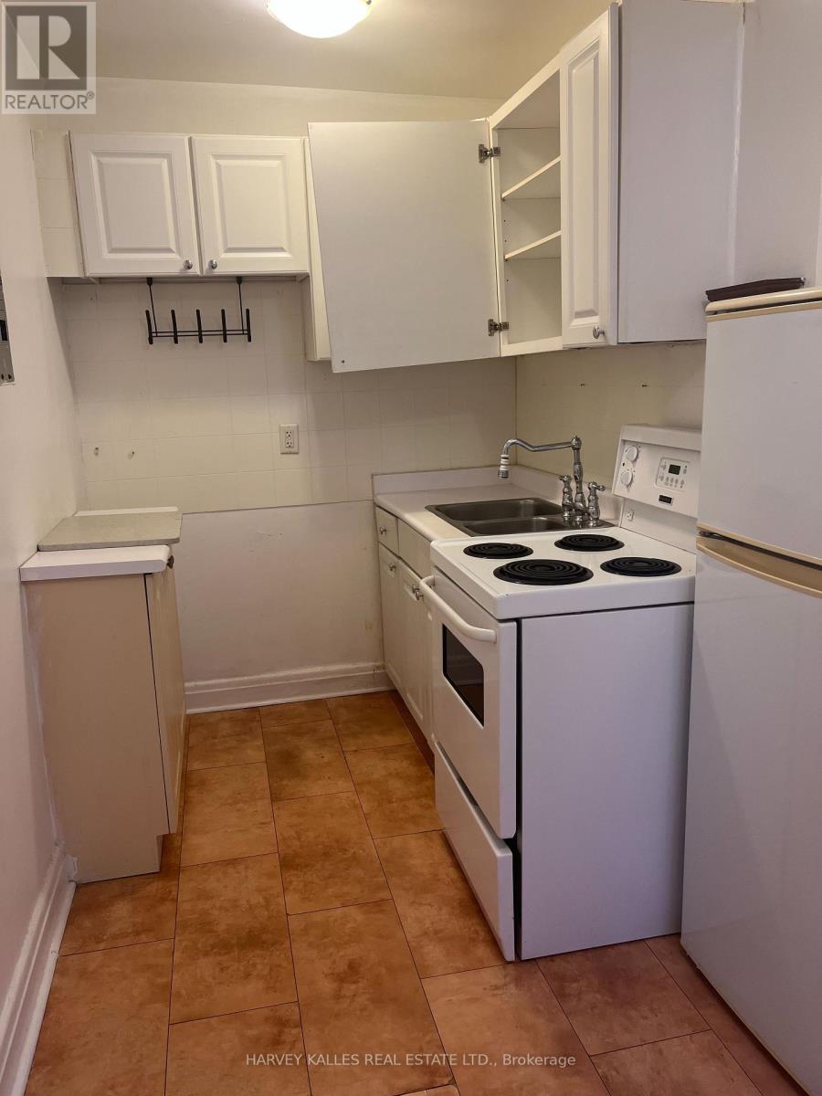 31 - 3 ELM GROVE AVENUE