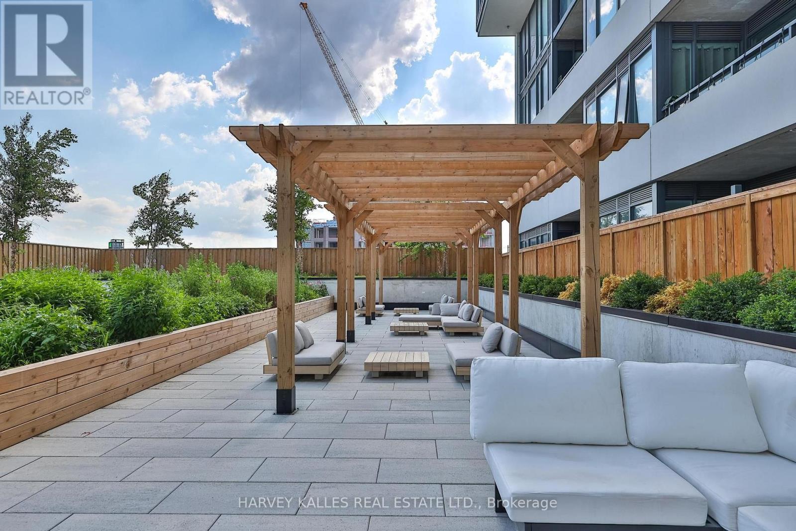 603 - 859 THE QUEENSWAY