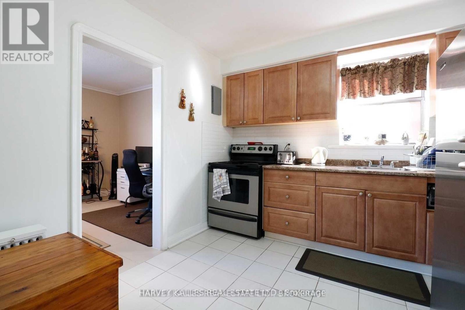 4 - 88 TRETHEWEY DRIVE