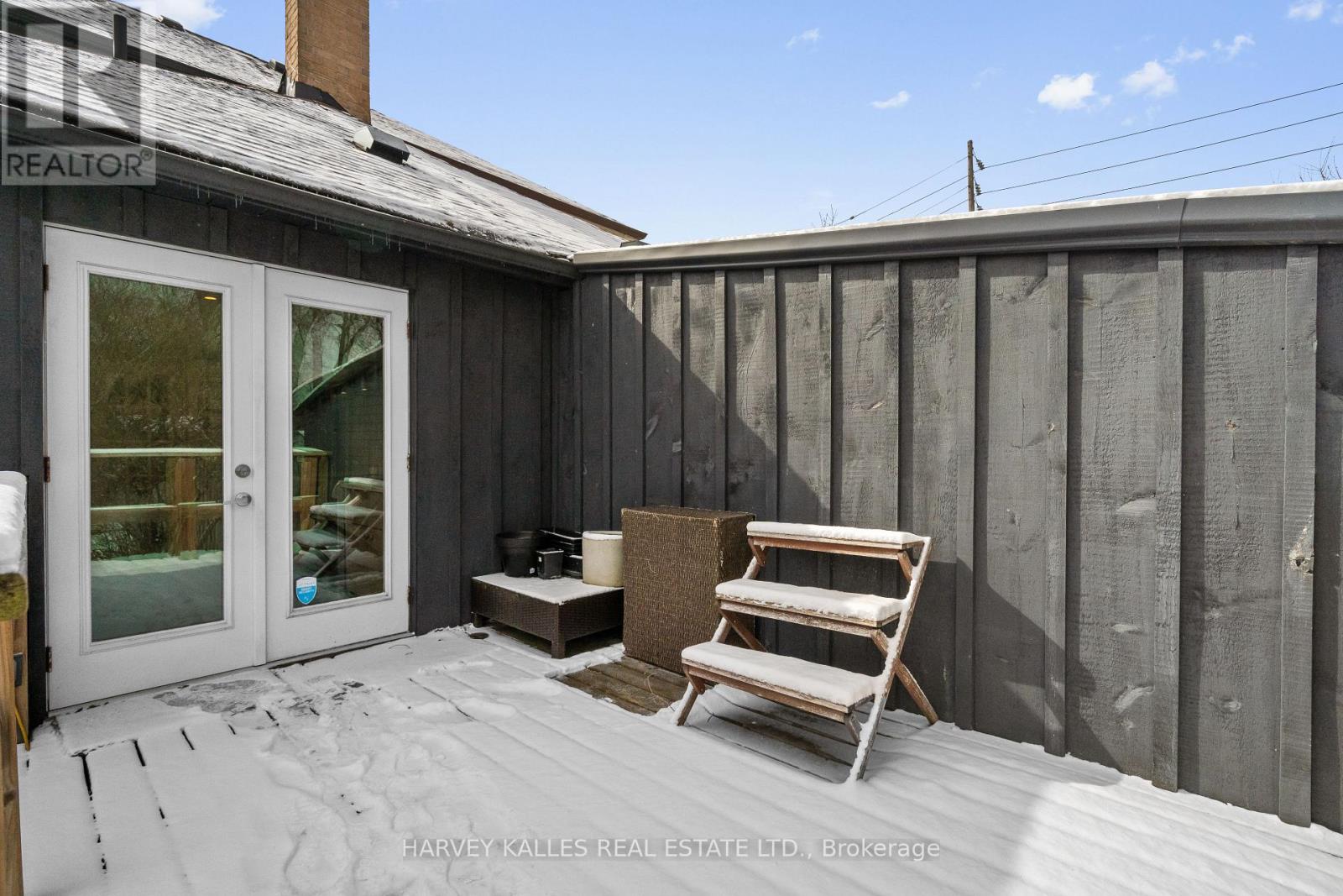 14 MANITOBA STREET
