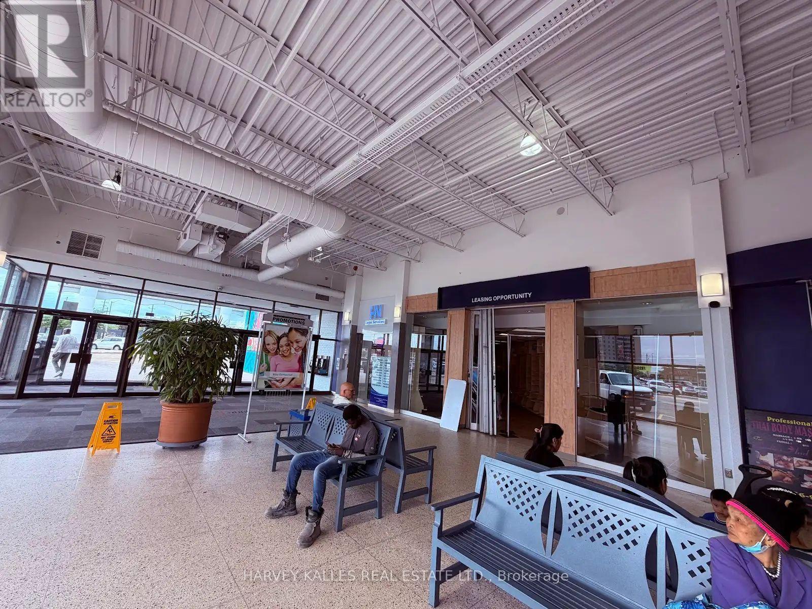 140 - 1911 FINCH AVENUE W