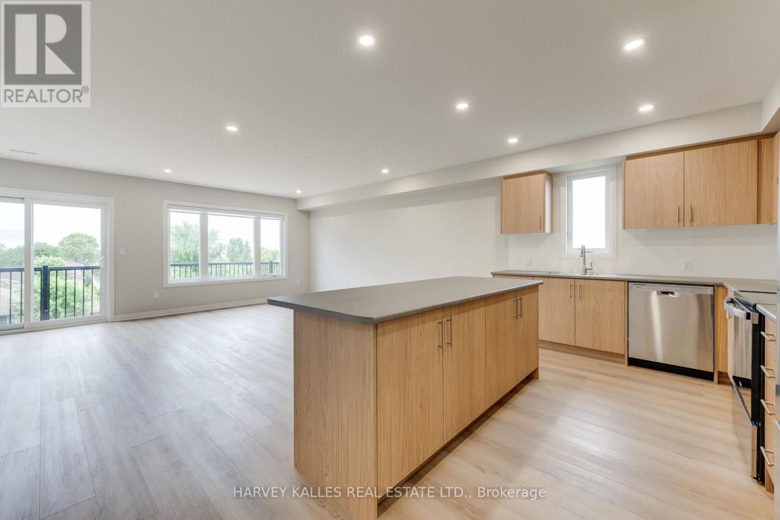 2 - 165 SPALDING ROAD