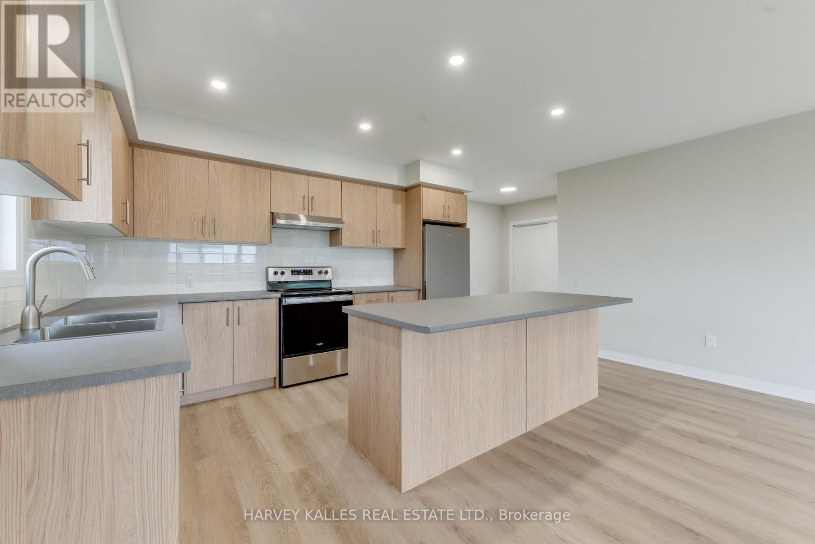 2 - 165 SPALDING ROAD