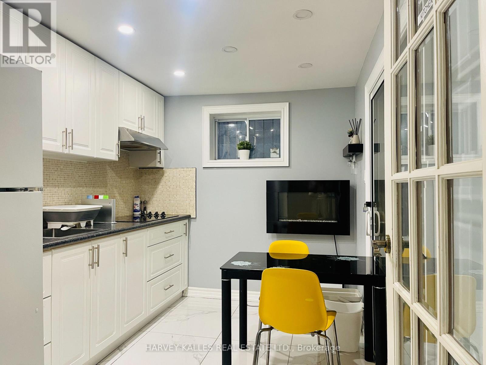 LOWER - 1538 DAVENPORT ROAD