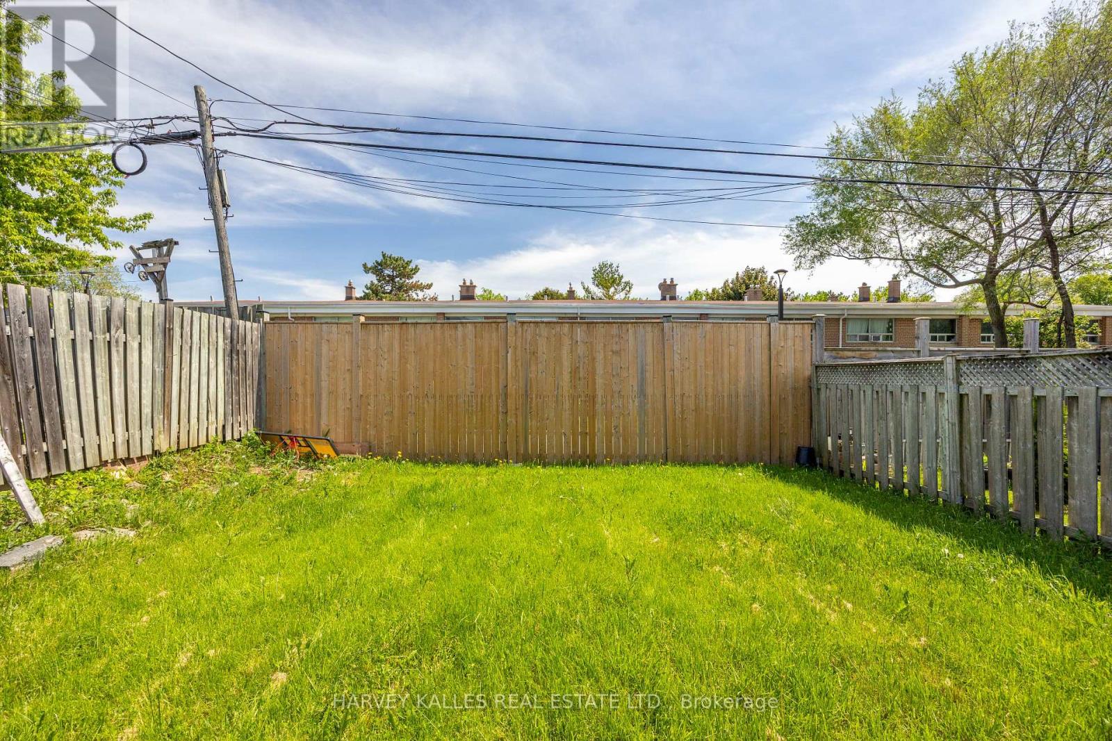 29 GILTSPUR DRIVE