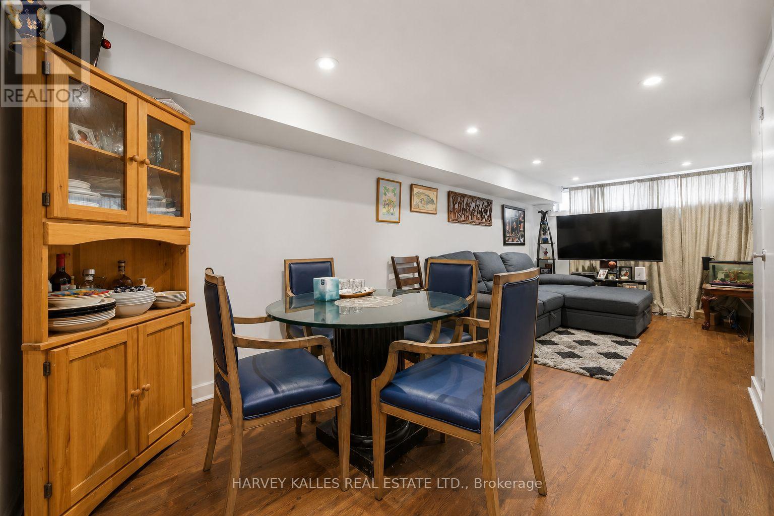 29 GILTSPUR DRIVE
