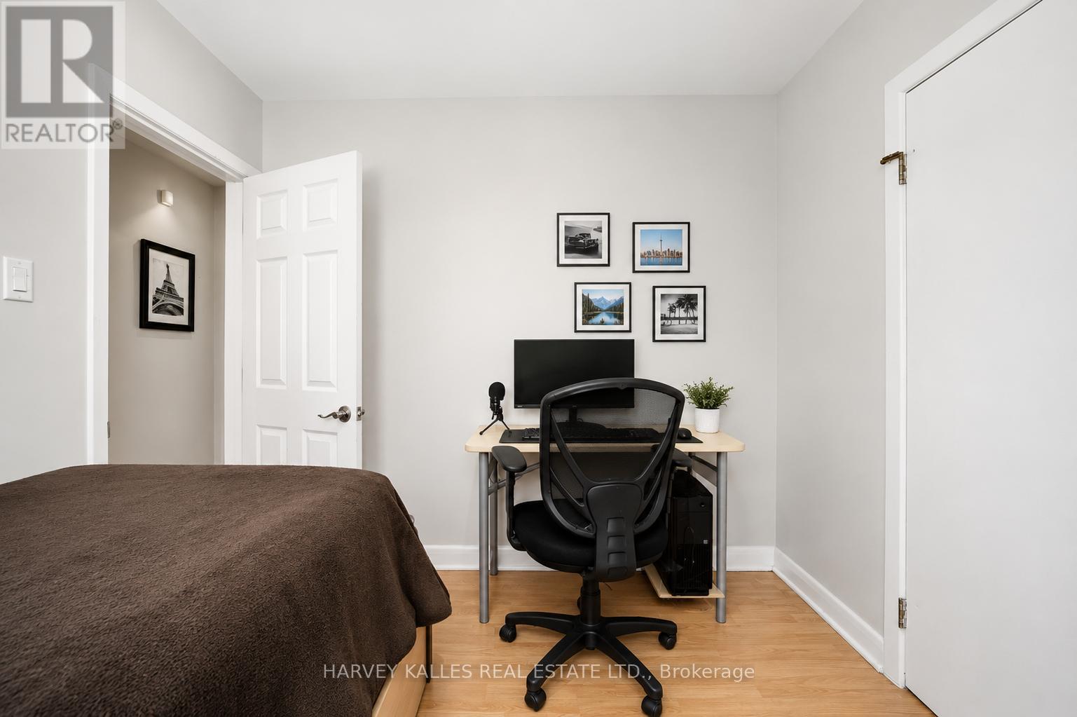 29 GILTSPUR DRIVE