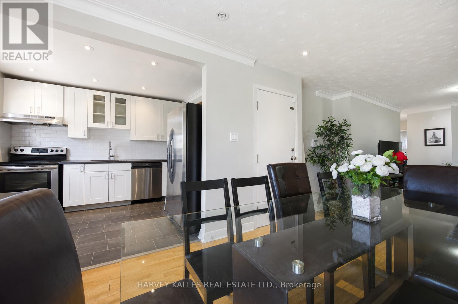 29 GILTSPUR DRIVE