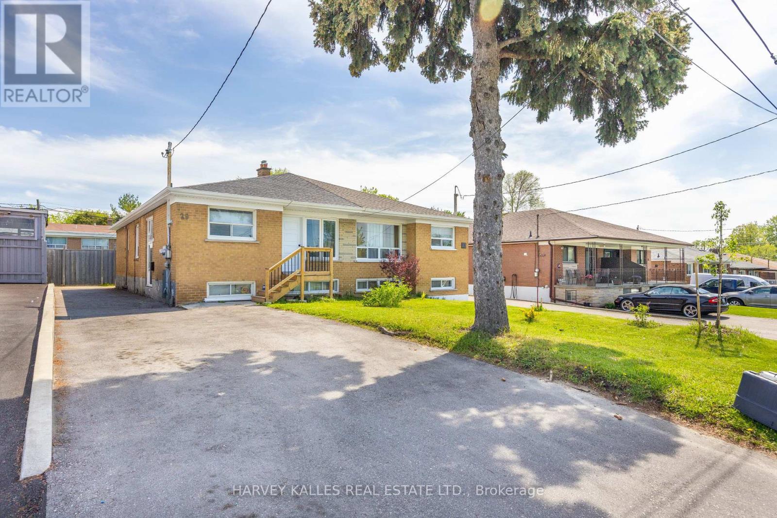 29 GILTSPUR DRIVE
