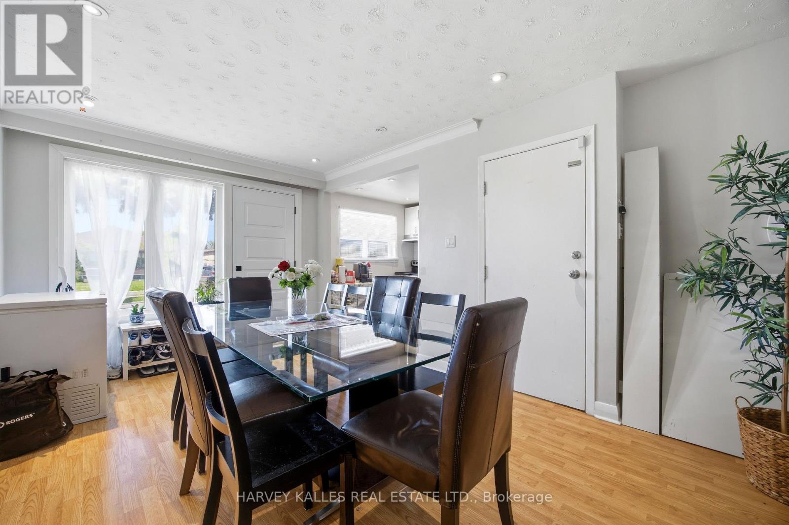 29 GILTSPUR DRIVE