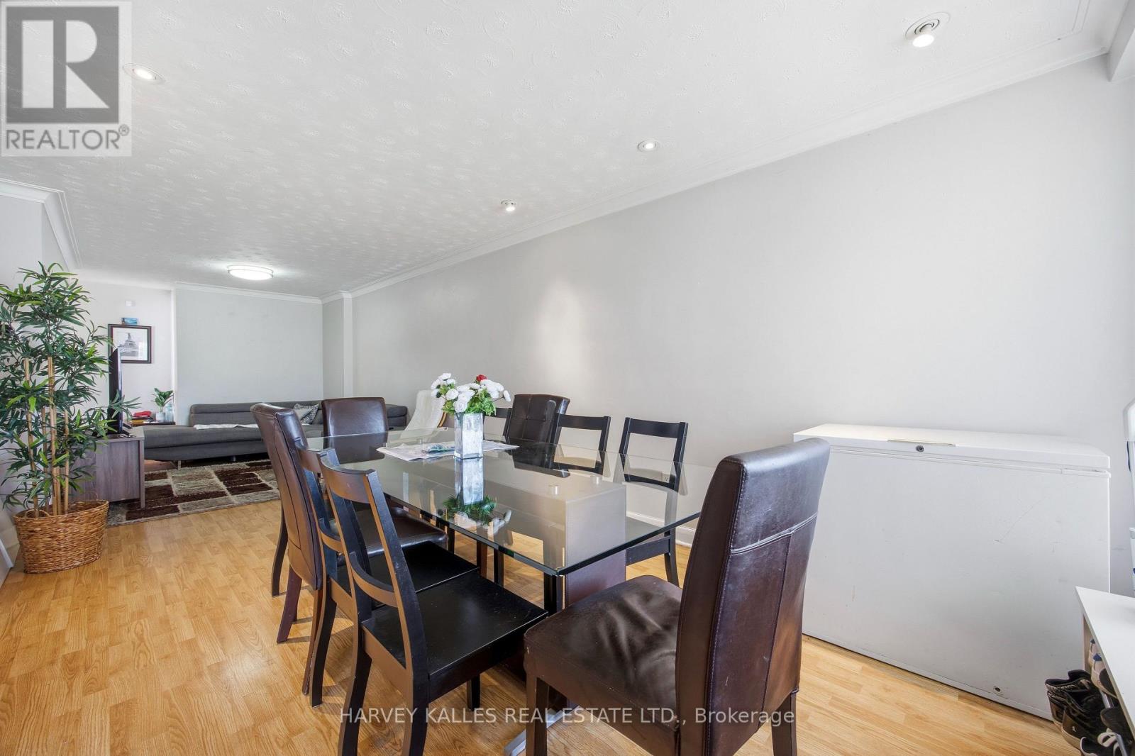 29 GILTSPUR DRIVE