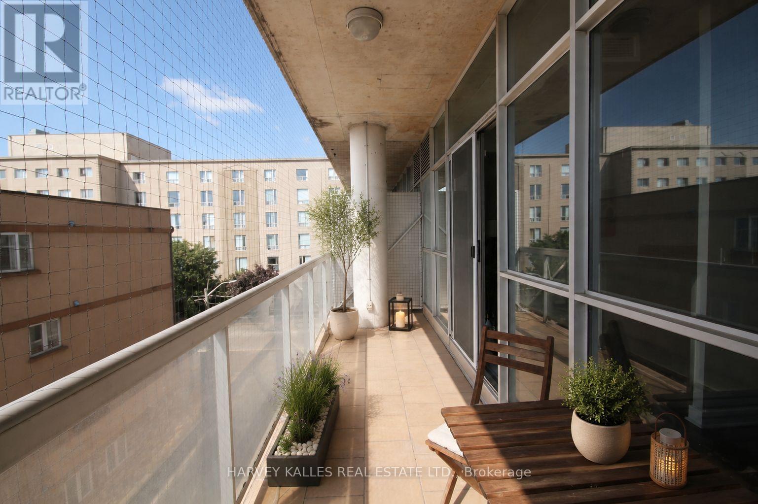 403 - 1375 DUPONT STREET