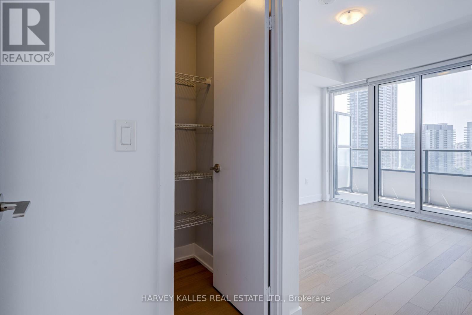 1822 - 30 SHORE BREEZE DRIVE