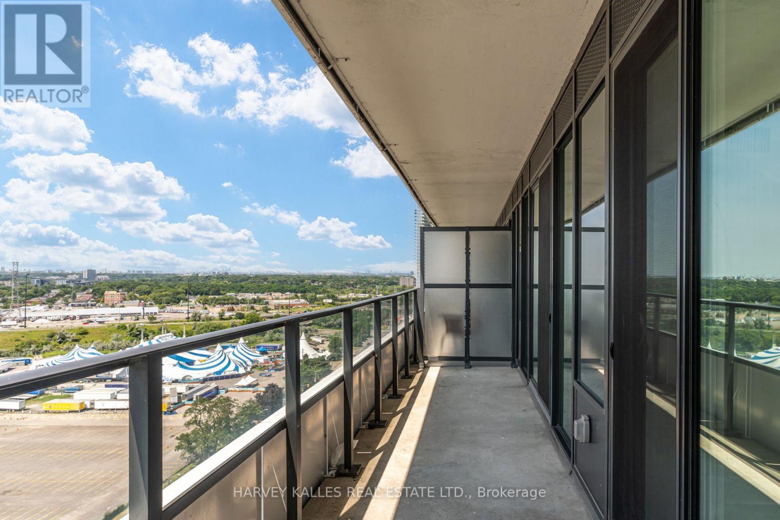1822 - 30 SHORE BREEZE DRIVE