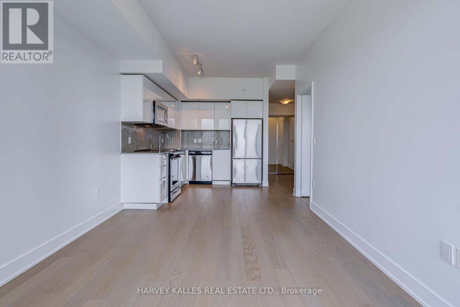 1822 - 30 SHORE BREEZE DRIVE