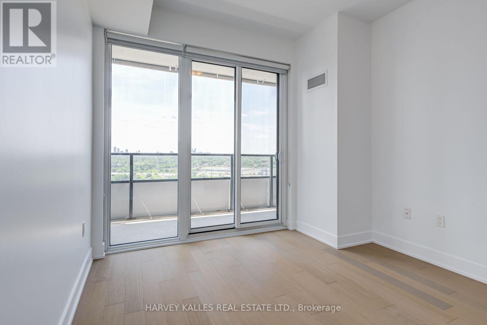 1822 - 30 SHORE BREEZE DRIVE