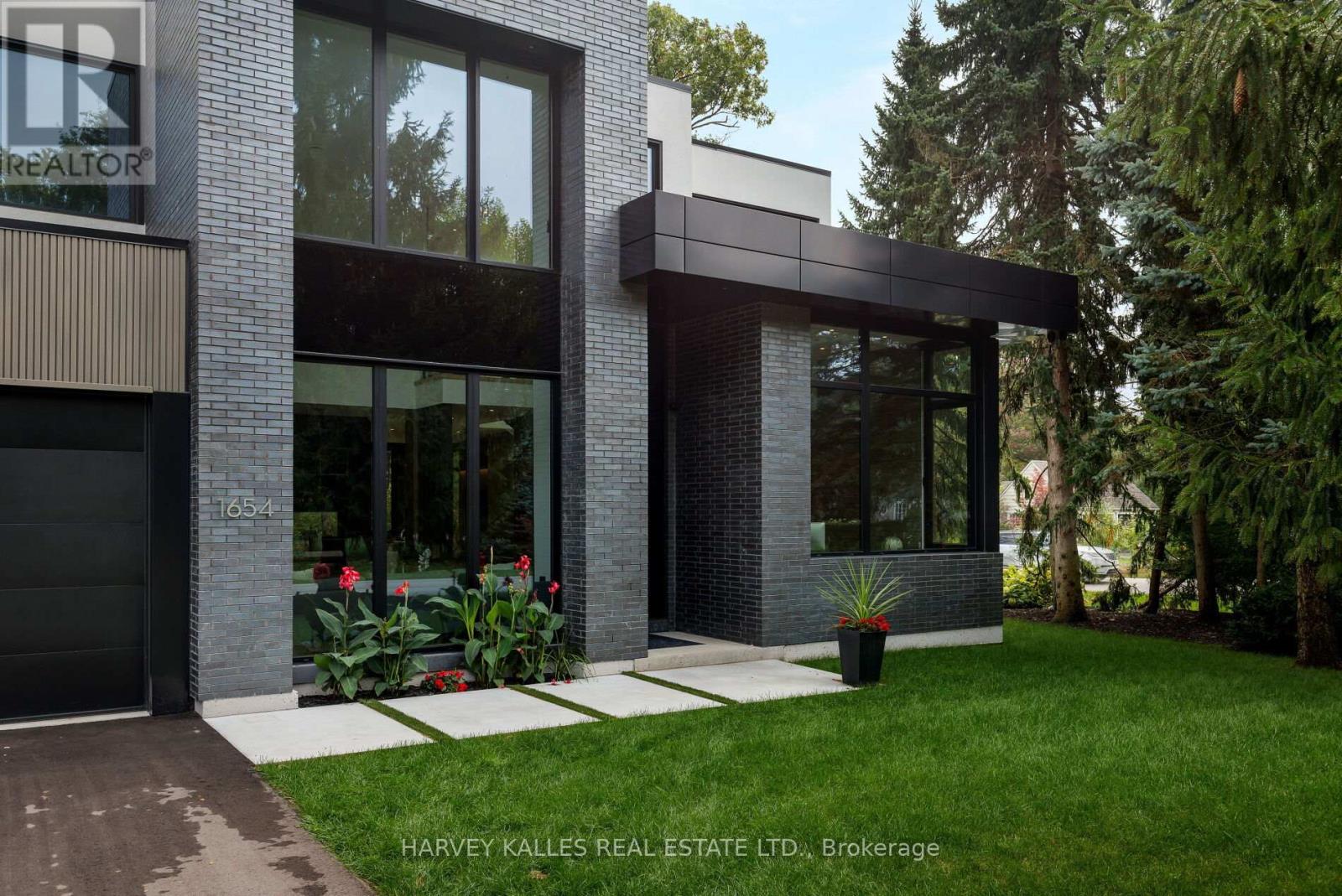 1654 BIRCHWOOD DRIVE