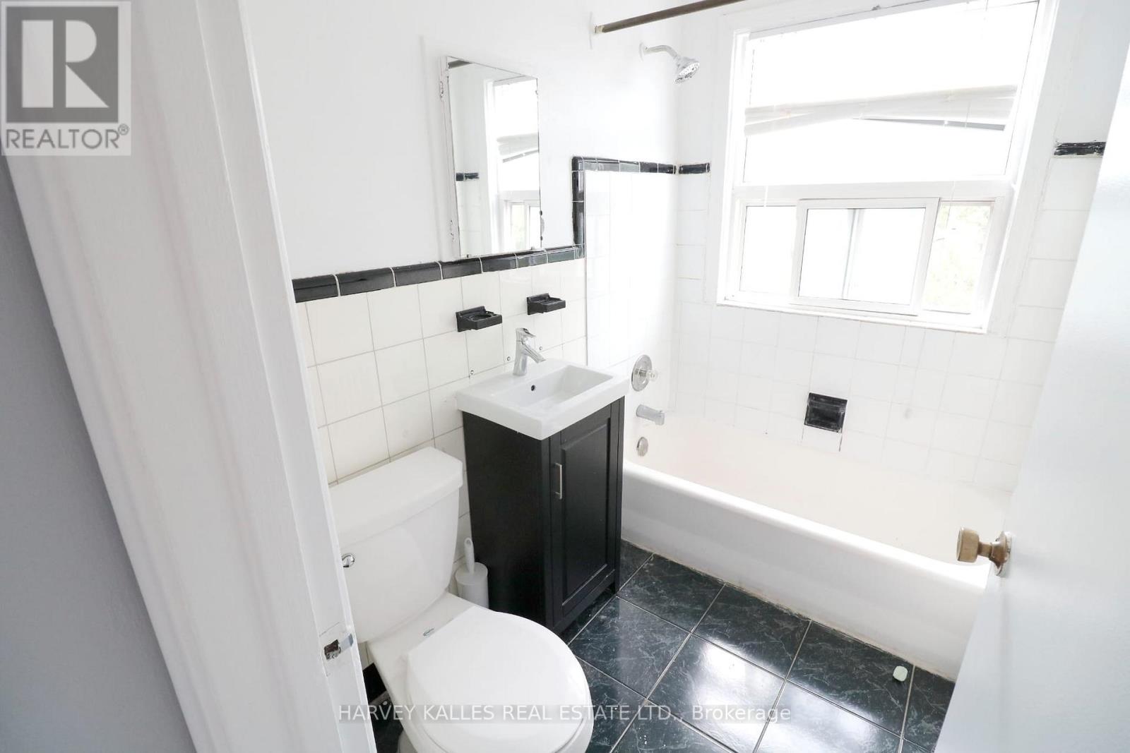10 - 2434 KEELE STREET