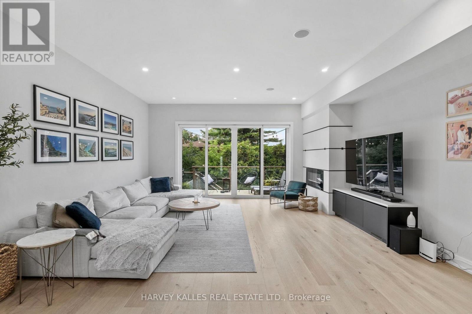 32 ALBRIGHT AVENUE