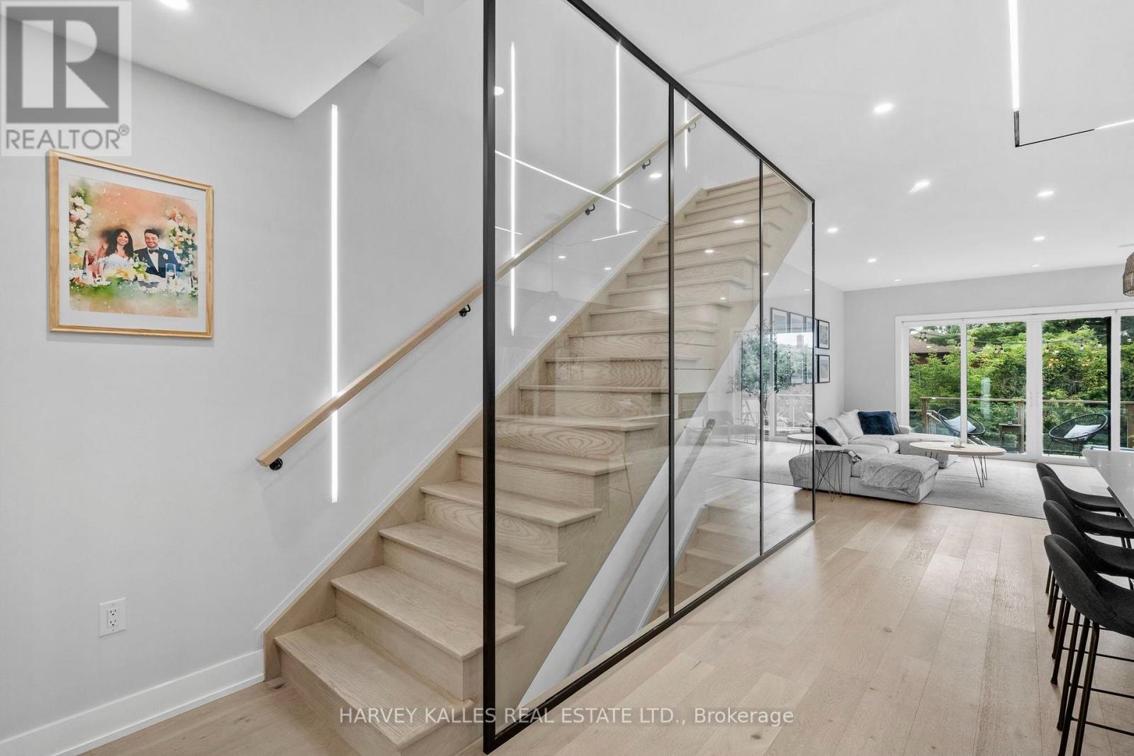 32 ALBRIGHT AVENUE
