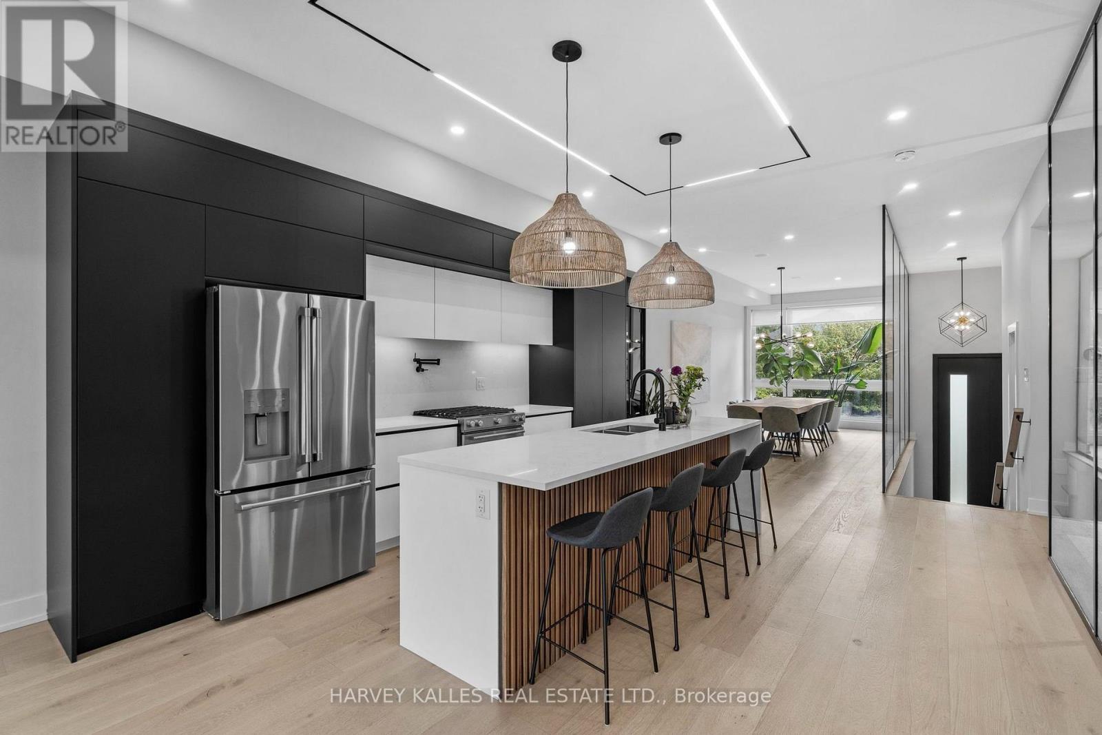 32 ALBRIGHT AVENUE