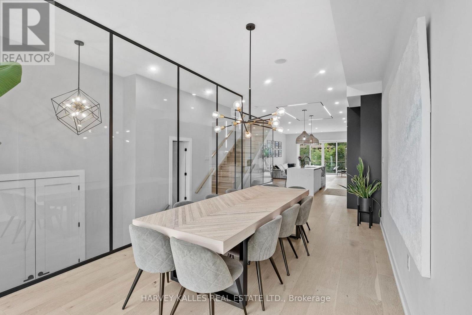 32 ALBRIGHT AVENUE
