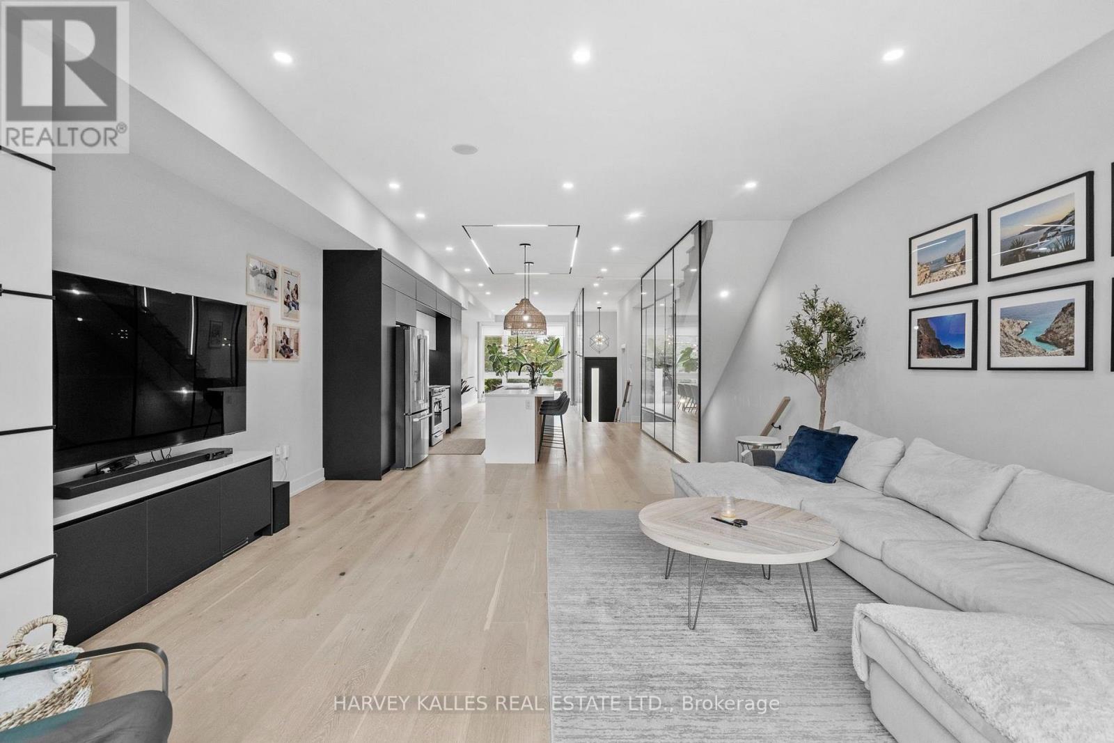 32 ALBRIGHT AVENUE