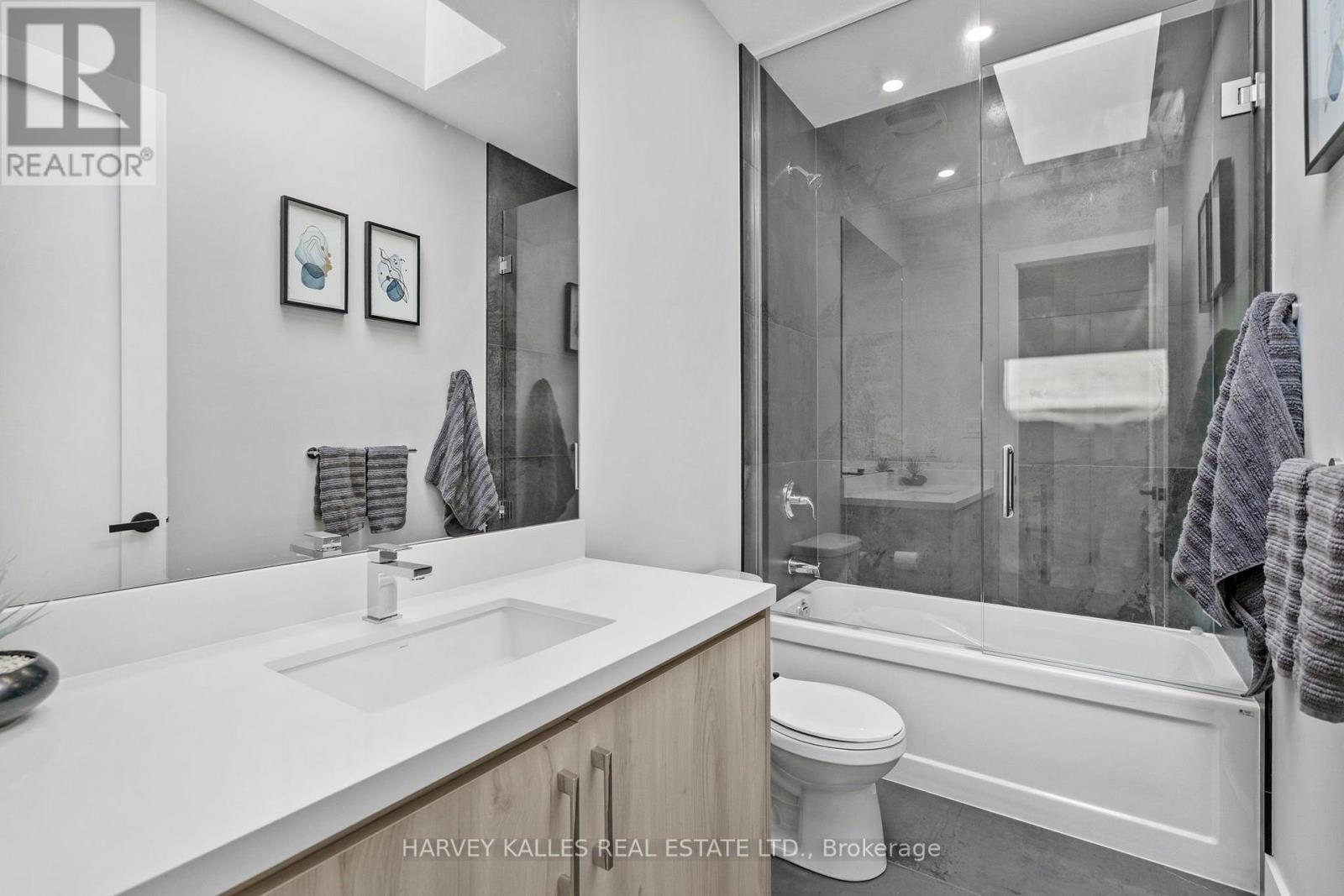 32 ALBRIGHT AVENUE