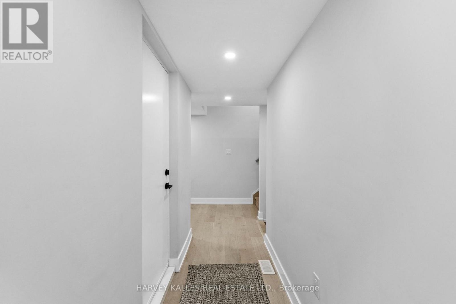 32 ALBRIGHT AVENUE