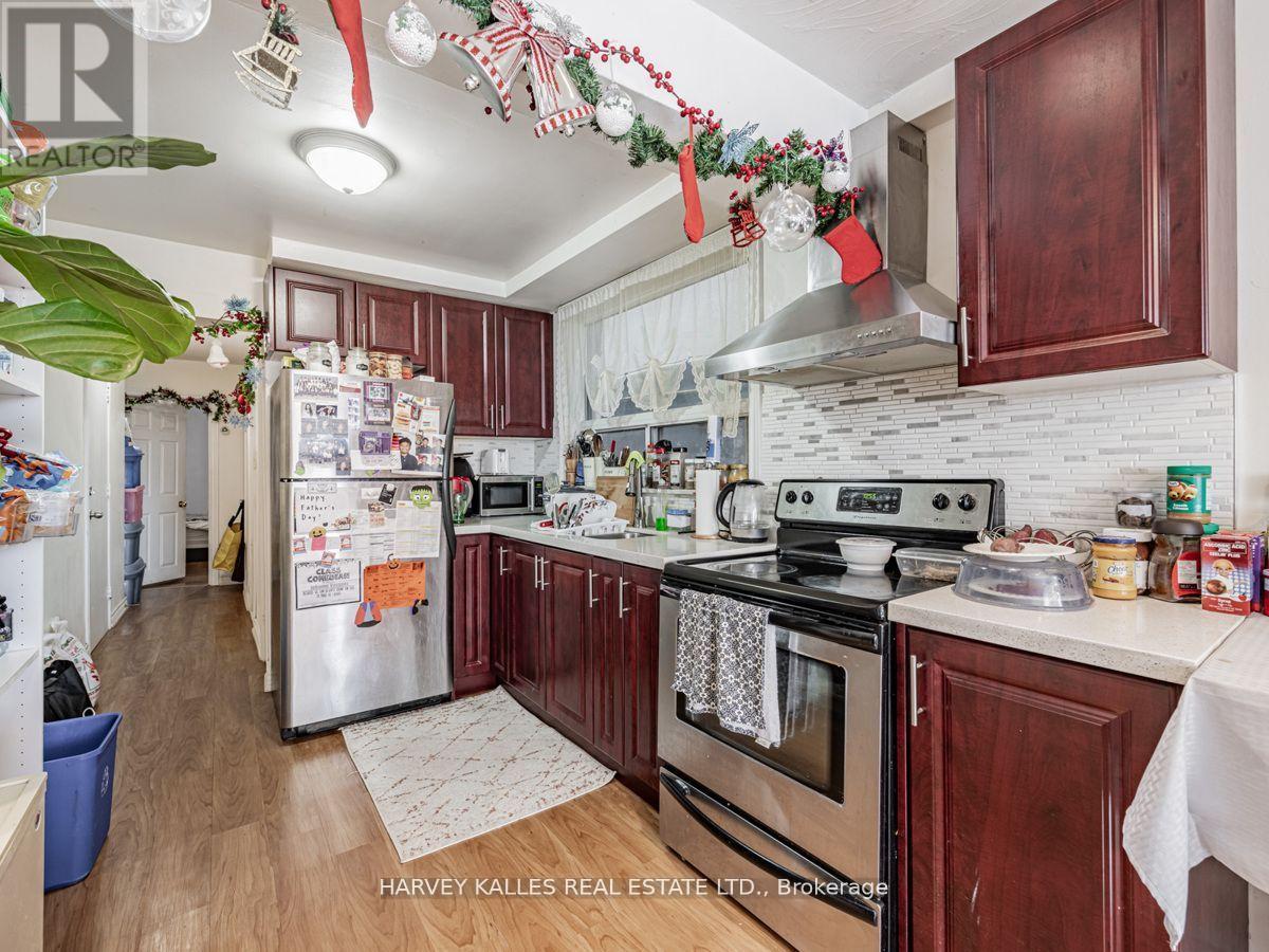 6 CARRINGTON AVENUE