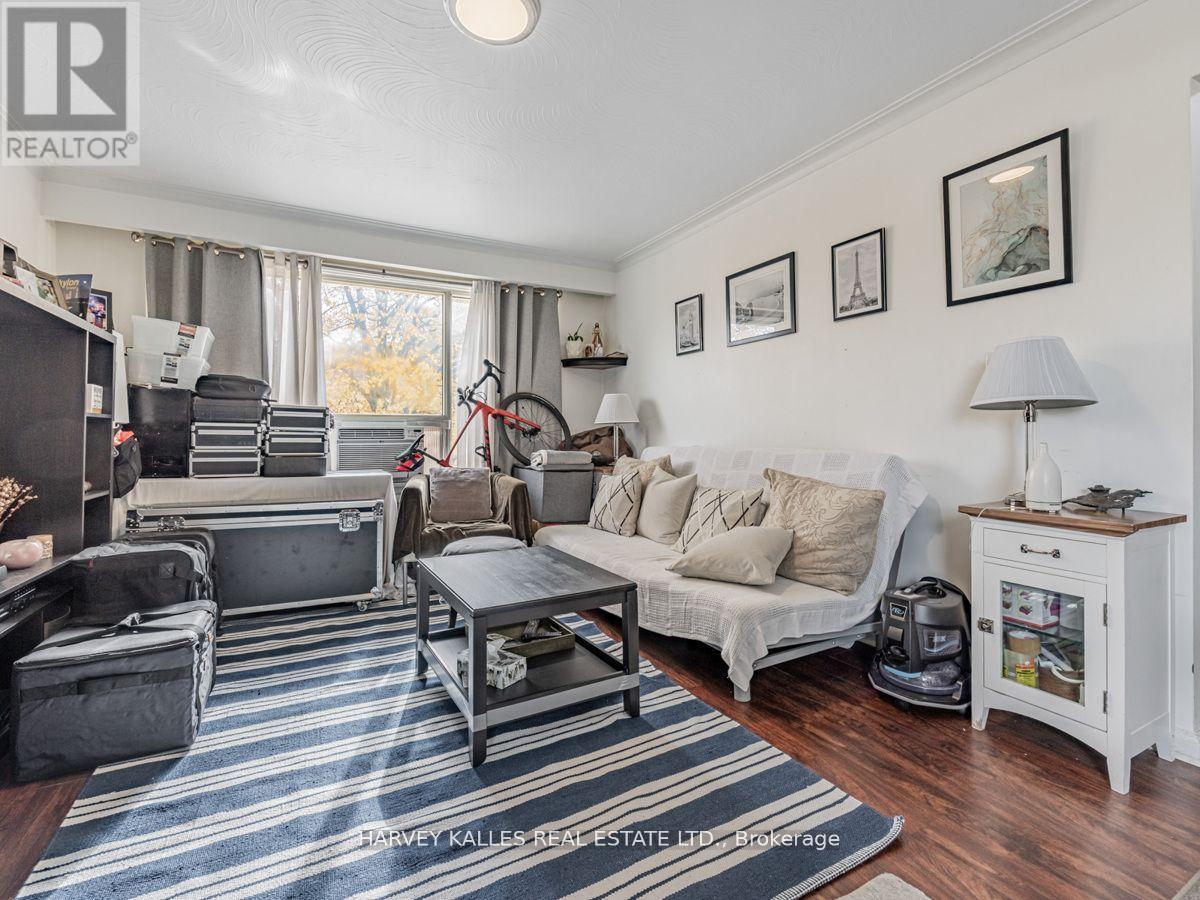 6 CARRINGTON AVENUE
