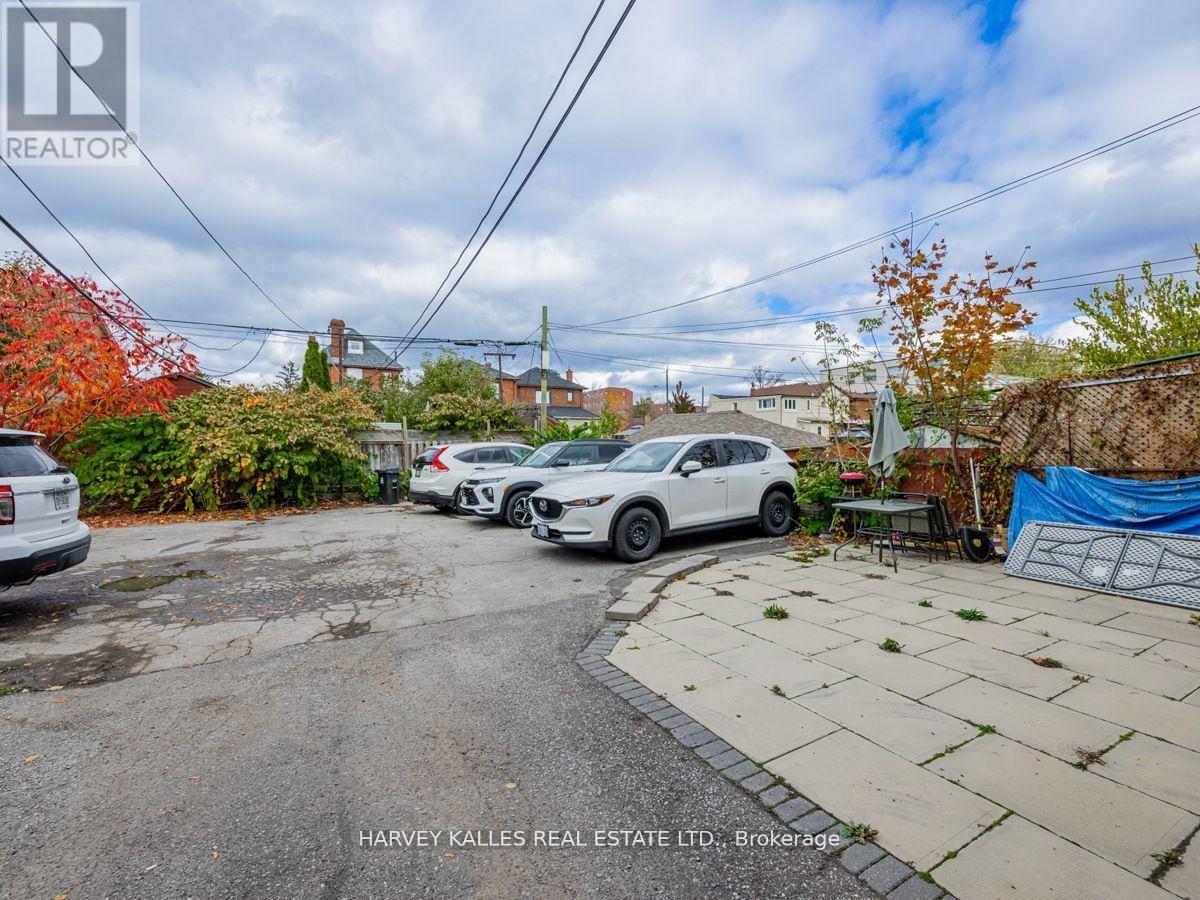 6 CARRINGTON AVENUE