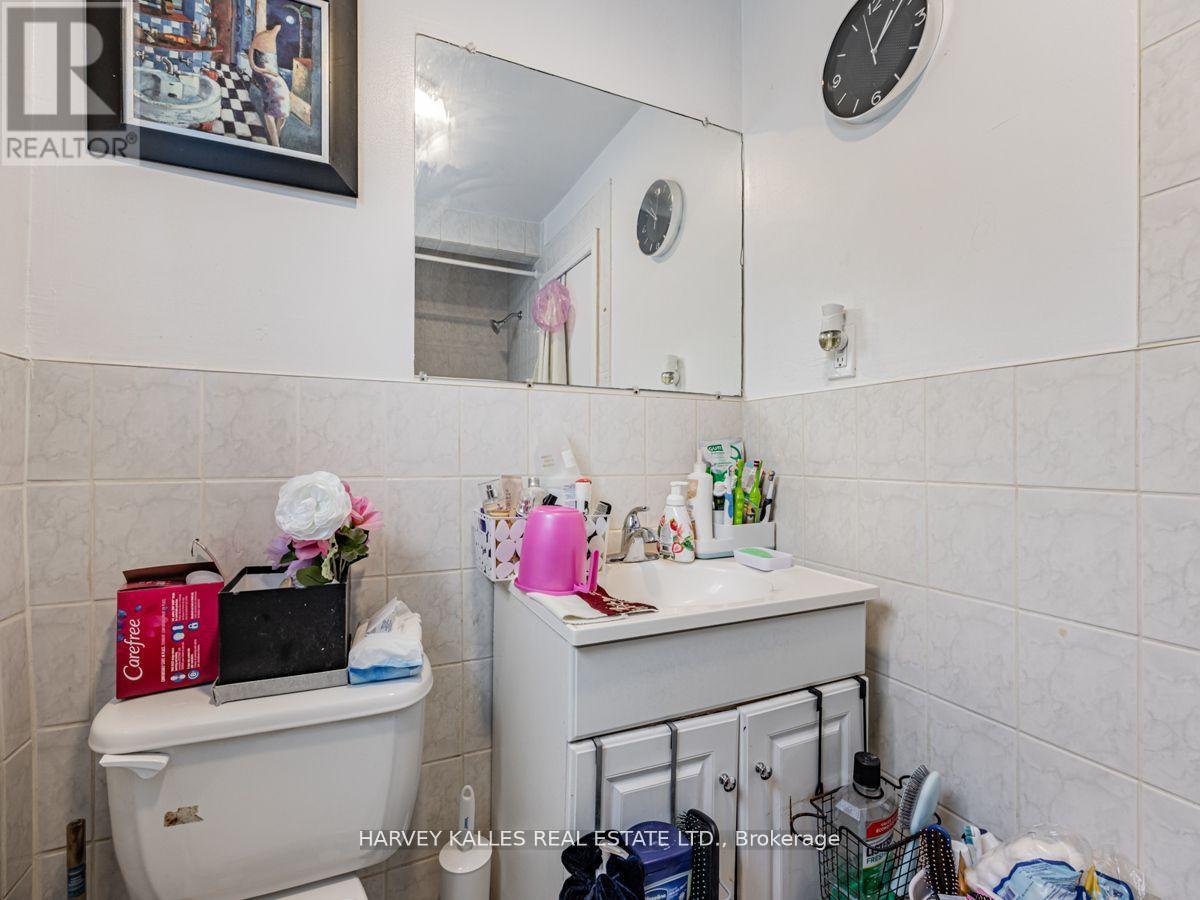6 CARRINGTON AVENUE