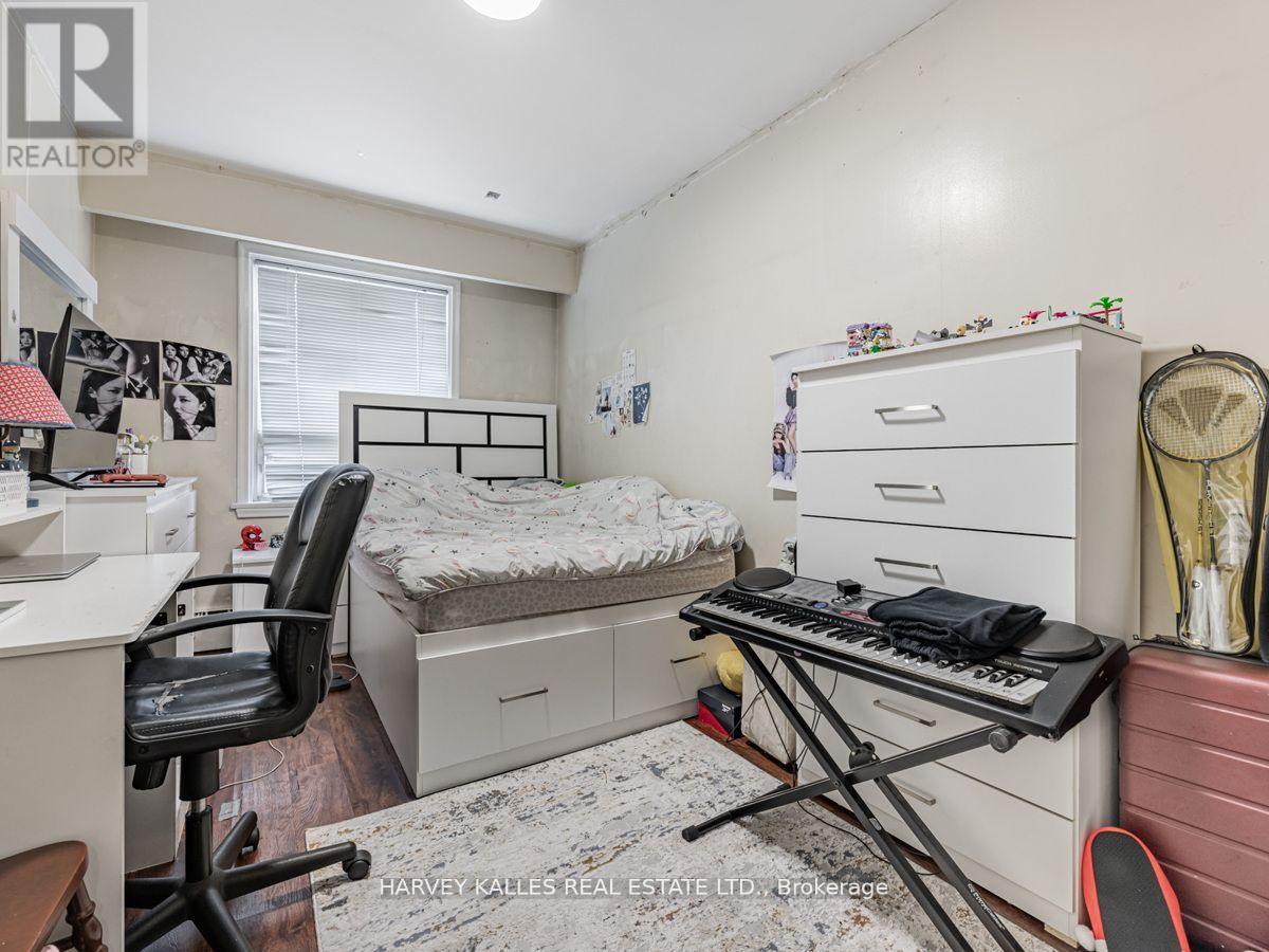 6 CARRINGTON AVENUE