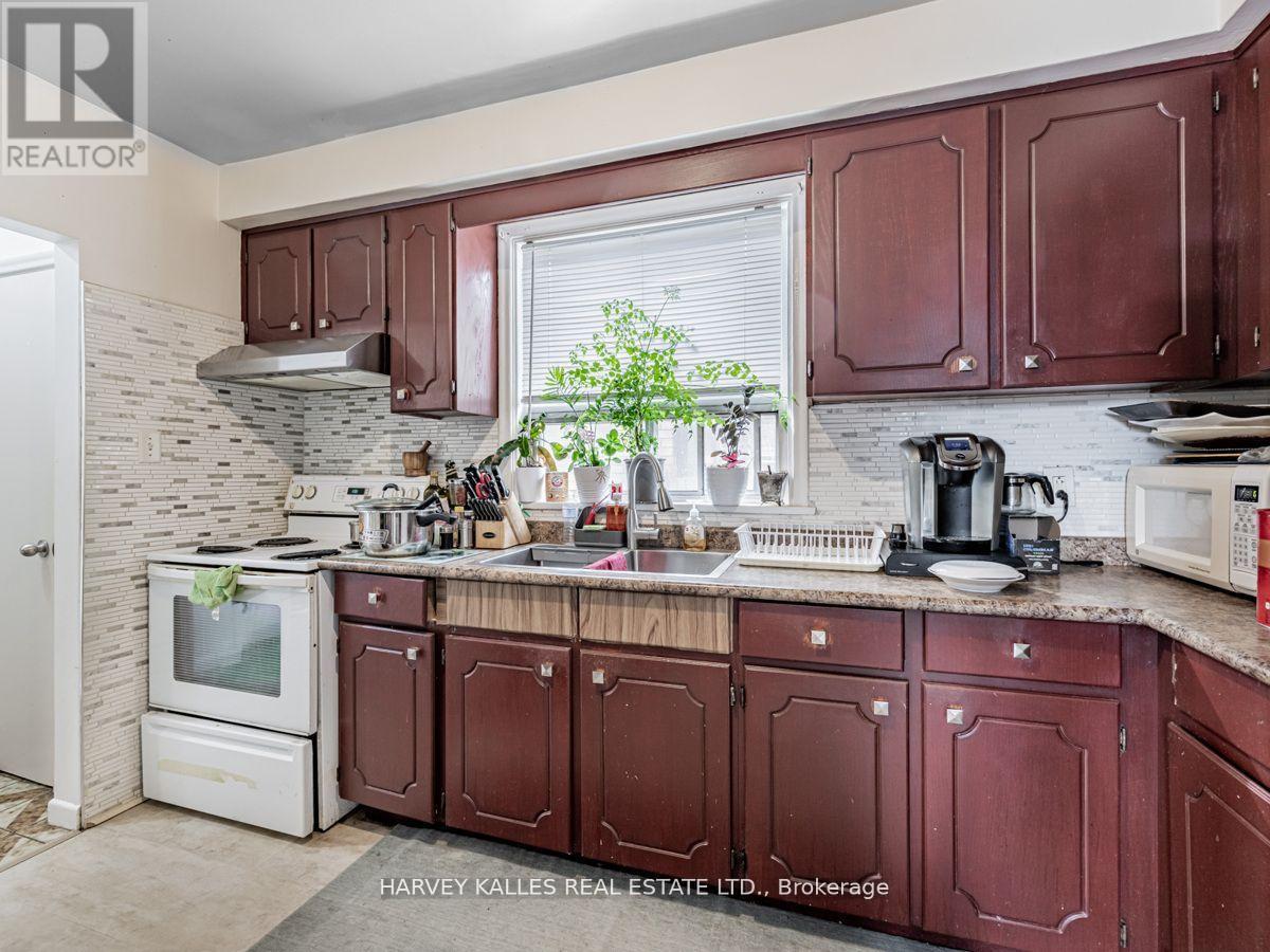 6 CARRINGTON AVENUE